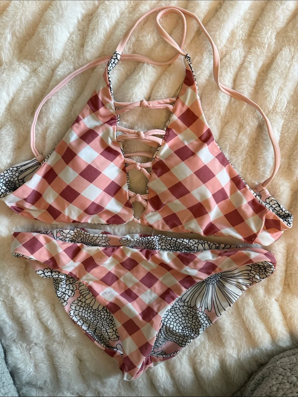BUNDLE SIZE M  Women’s Bikini Tops sets